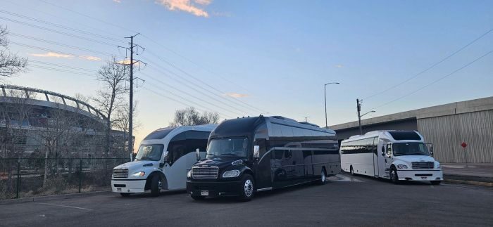 Black limo coach – Cheyenne limo service