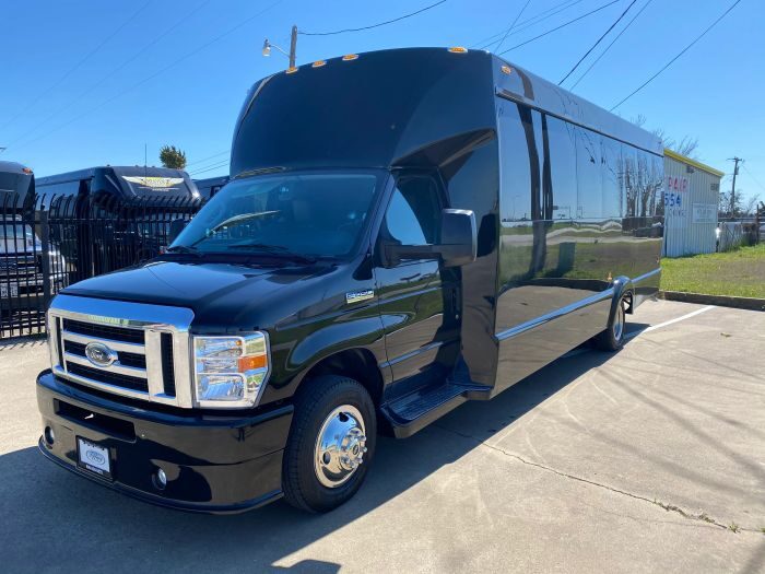 Black party bus – Cheyenne limo service